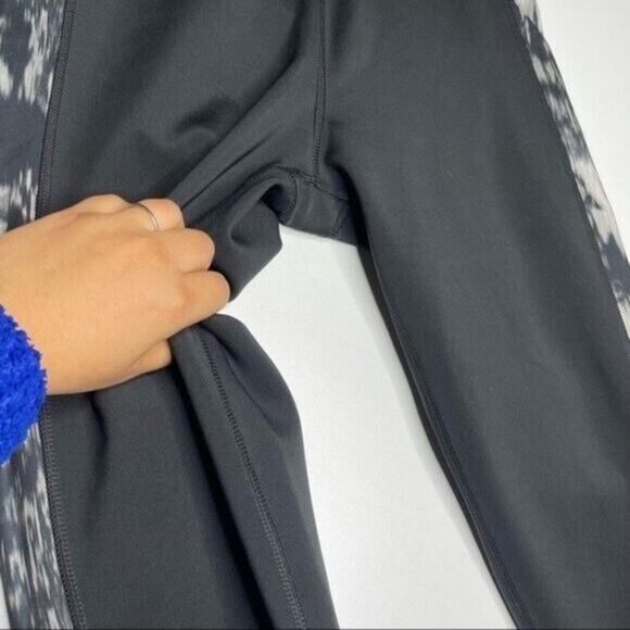 Adidas Womens Leggings Size M Capri Black Mid Rise Athletic Workout Active - Picture 9 of 13